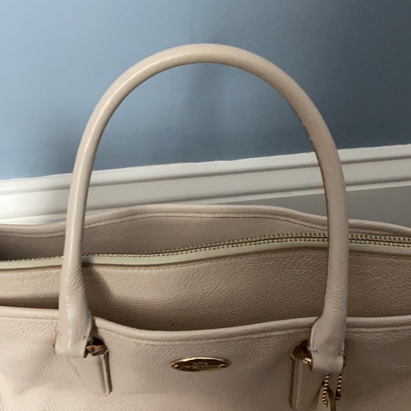 Cream Coach Handheld Bag - Picture 3 of 12